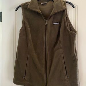 Columbia Large Olive Vest